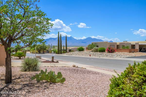 924 W Rio Altar, Green Valley, AZ 85614