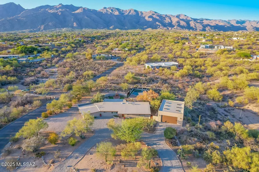 4925 E Calle Barril, Tucson, AZ 85718