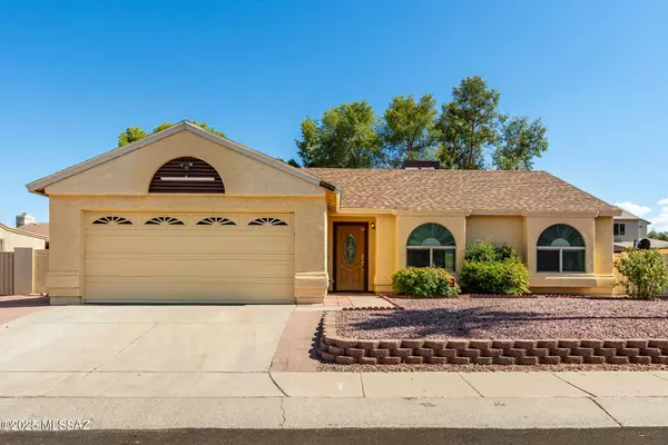 1671 W Colonial Heights, Tucson, AZ 85746