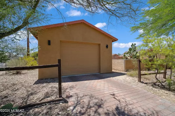 Tucson, AZ 85716,2732 E Lee Street