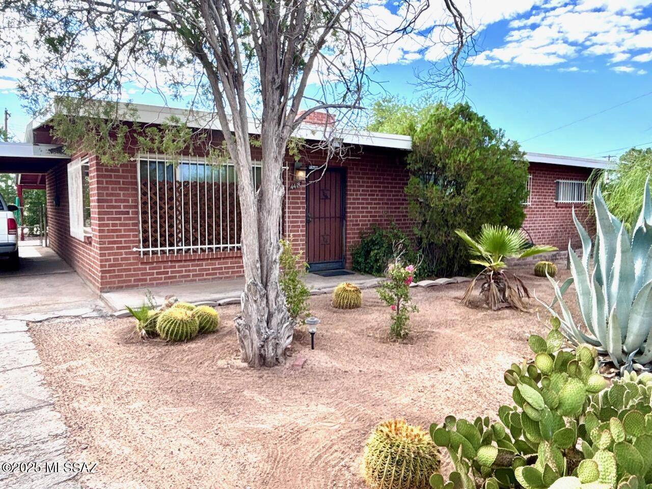 Tucson, AZ 85705,4418 N Lake Drive