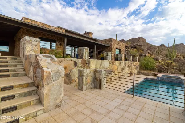 14300 N Moongaze Drive, Marana, AZ 85658