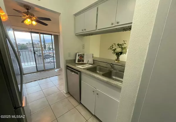 Tucson, AZ 85712,1600 N Wilmot Road #UNIT 258