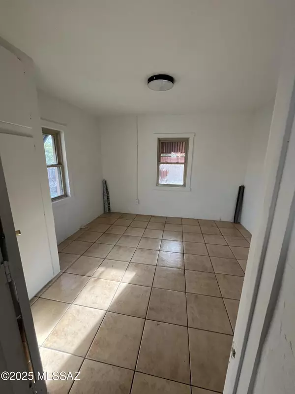 Tucson, AZ 85745,1426 W Delaware Street #1