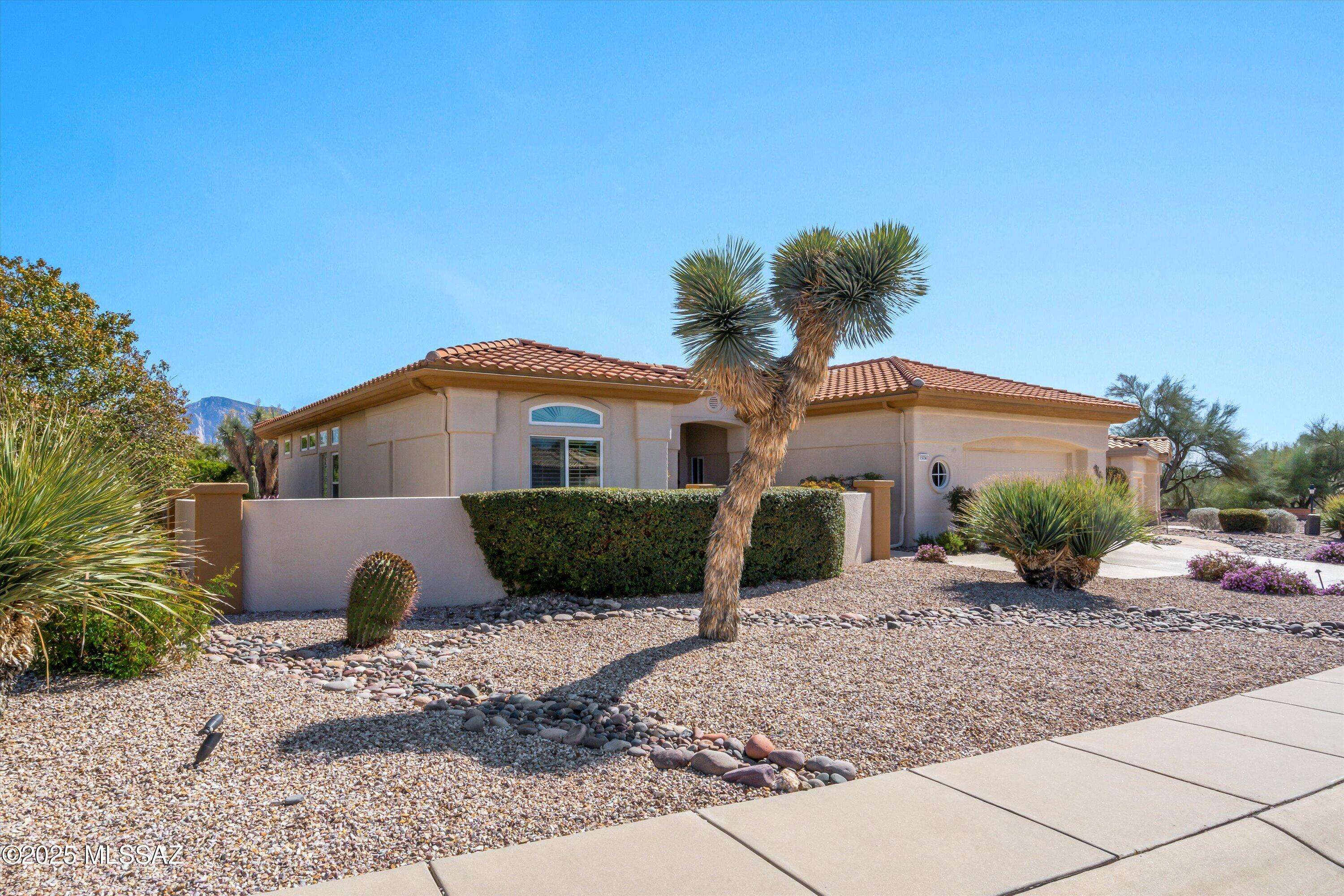 1524 E Crown Ridge Way, Oro Valley, AZ 85755