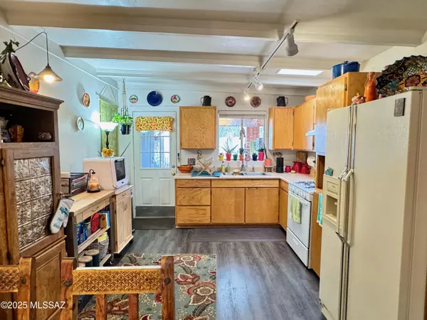 Tucson, AZ 85712,1304-1306 N Roberts Way