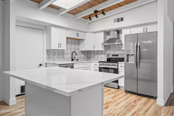 Tucson, AZ 85712,4158 E Flower Street