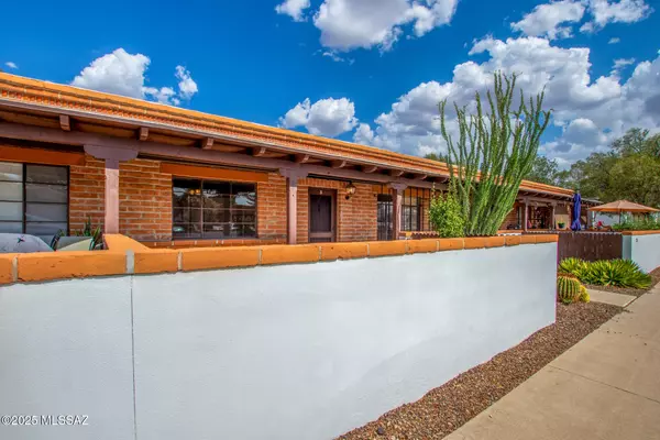 Green Valley, AZ 85614,235 S Paseo Quinta  #APT B