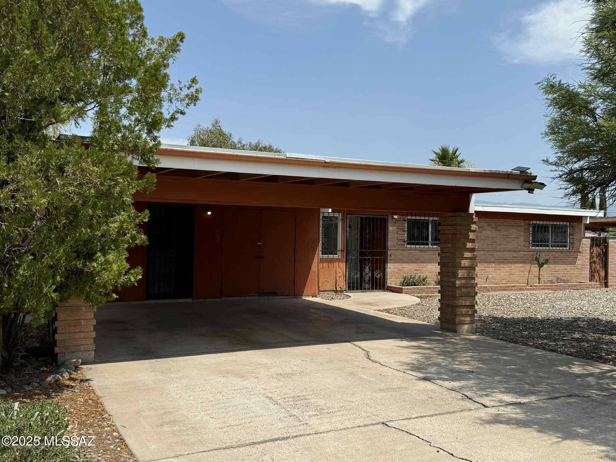 7421 E 33rd Street, Tucson, AZ 85710