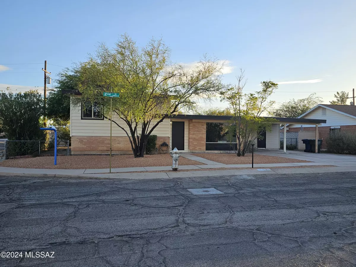 Tucson, AZ 85710,7932 E 2nd Street