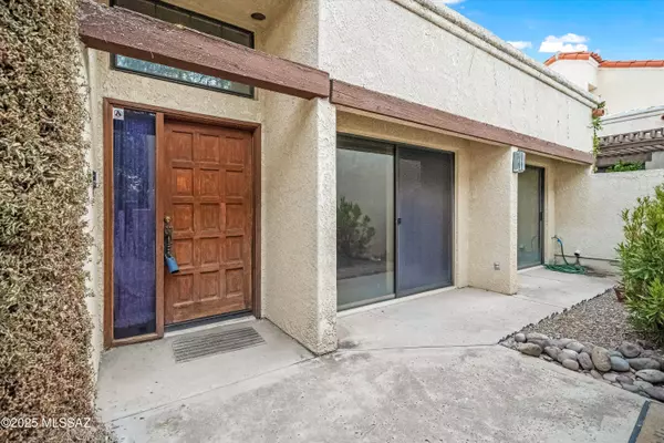 9231 E Lakeside Court, Tucson, AZ 85749