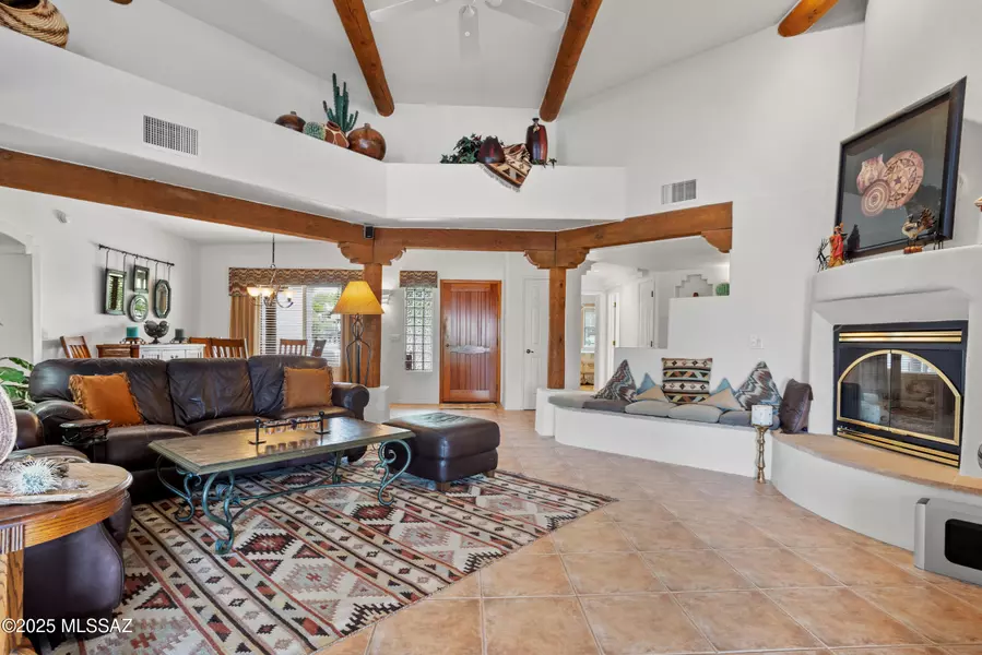 890 W Paseo Del Cilantro, Green Valley, AZ 85614