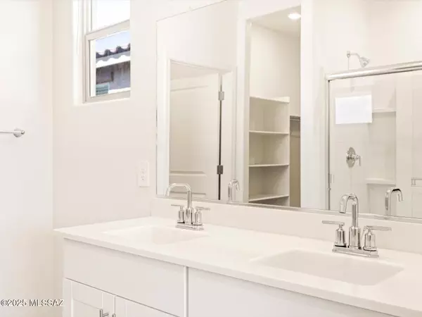 Tucson, AZ 85743,9877 N Solstice Avenue