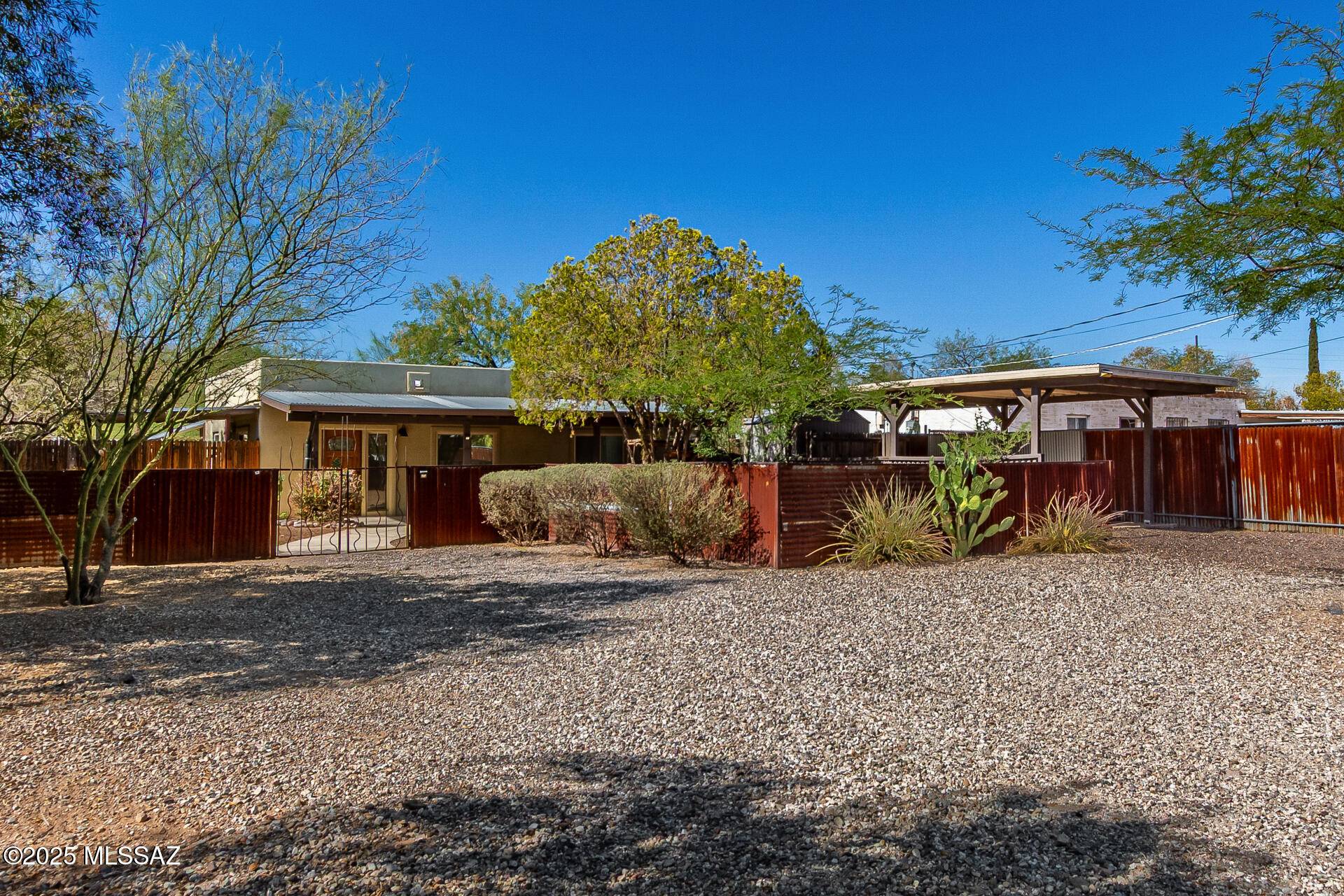 Tucson, AZ 85712,5829 E Mabel Street