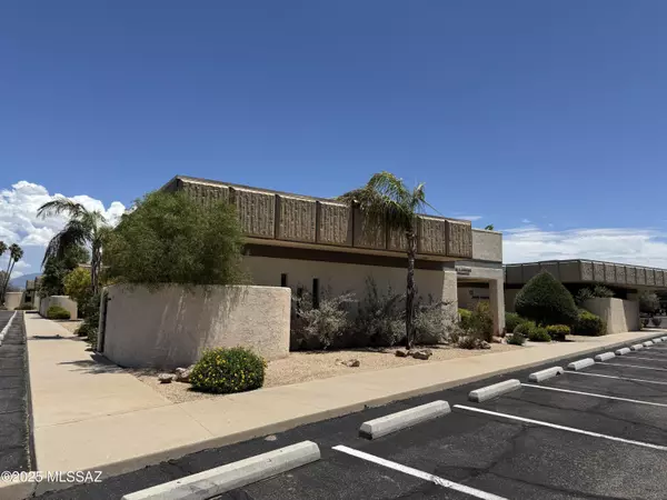 Tucson, AZ 85711,801 N Wilmot Road #F