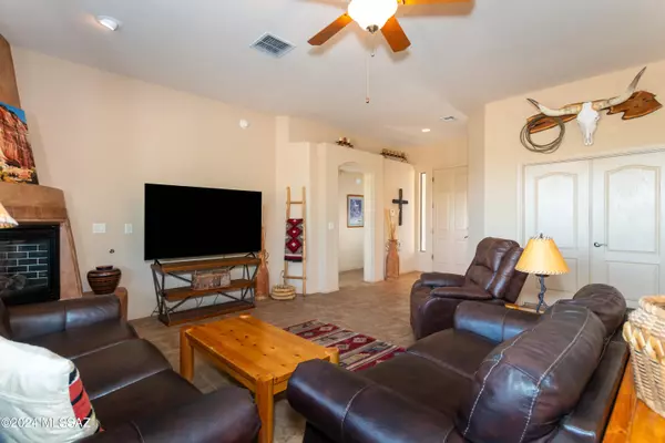 Green Valley, AZ 85614,852 W Mountain Stone Drive