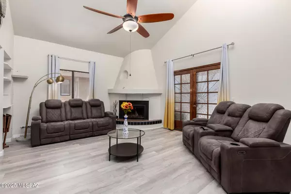 Tucson, AZ 85704,8271 N Oracle Road #APT 243