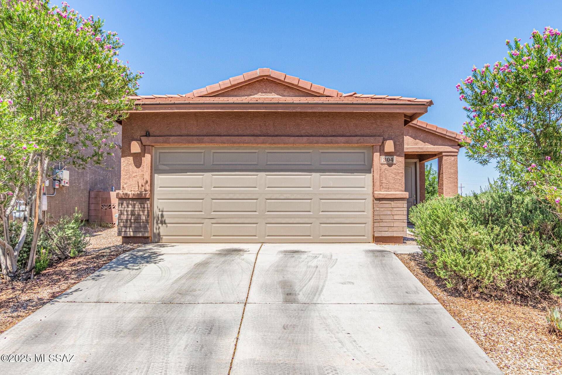 304 S Willow Wick Drive, Sahuarita, AZ 85629