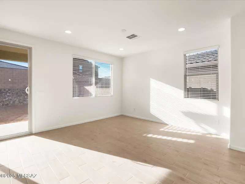 6961 W Indian Clover WayW, Tucson, AZ 85757