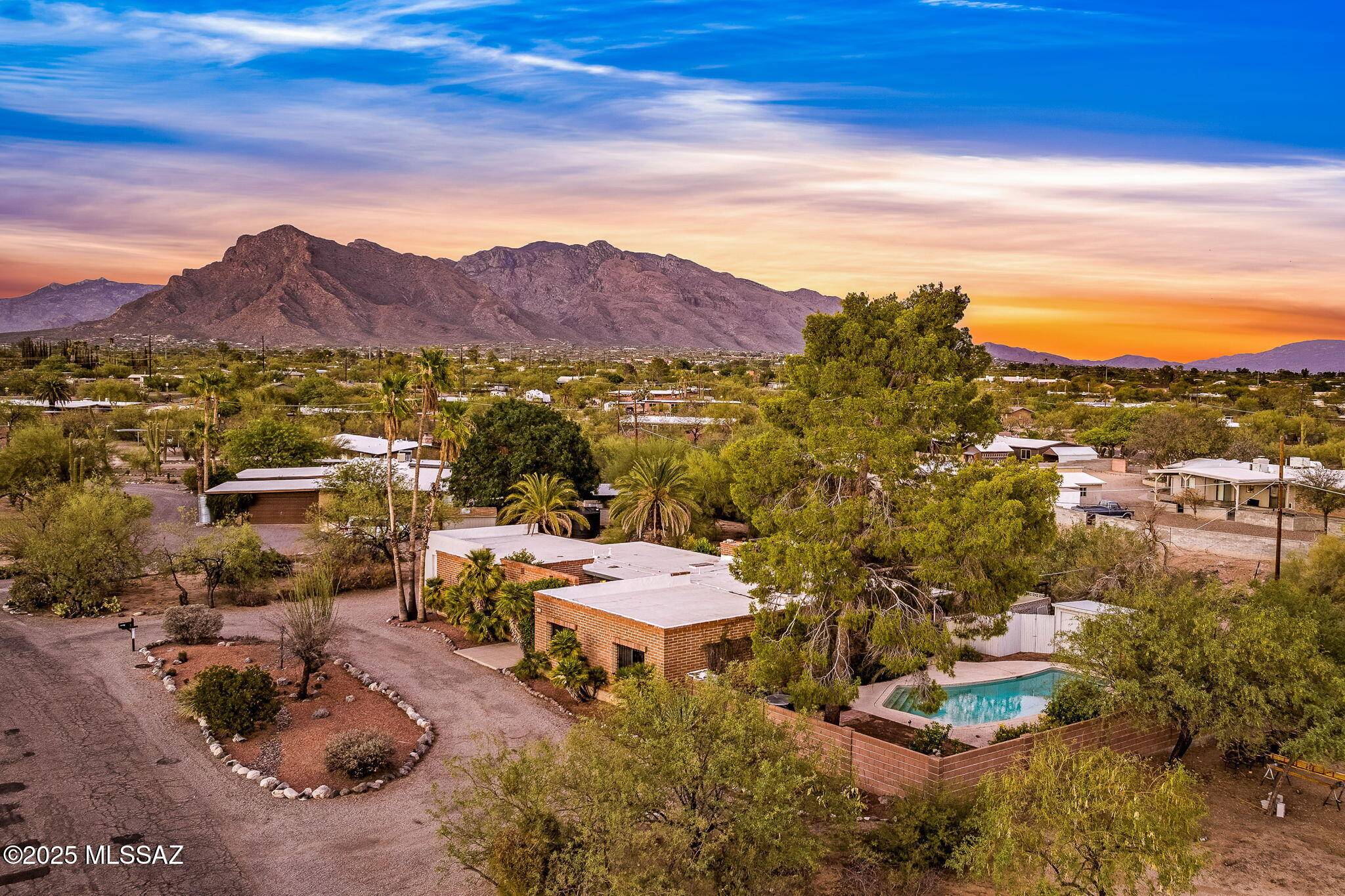 1925 W Omar Drive, Tucson, AZ 85704