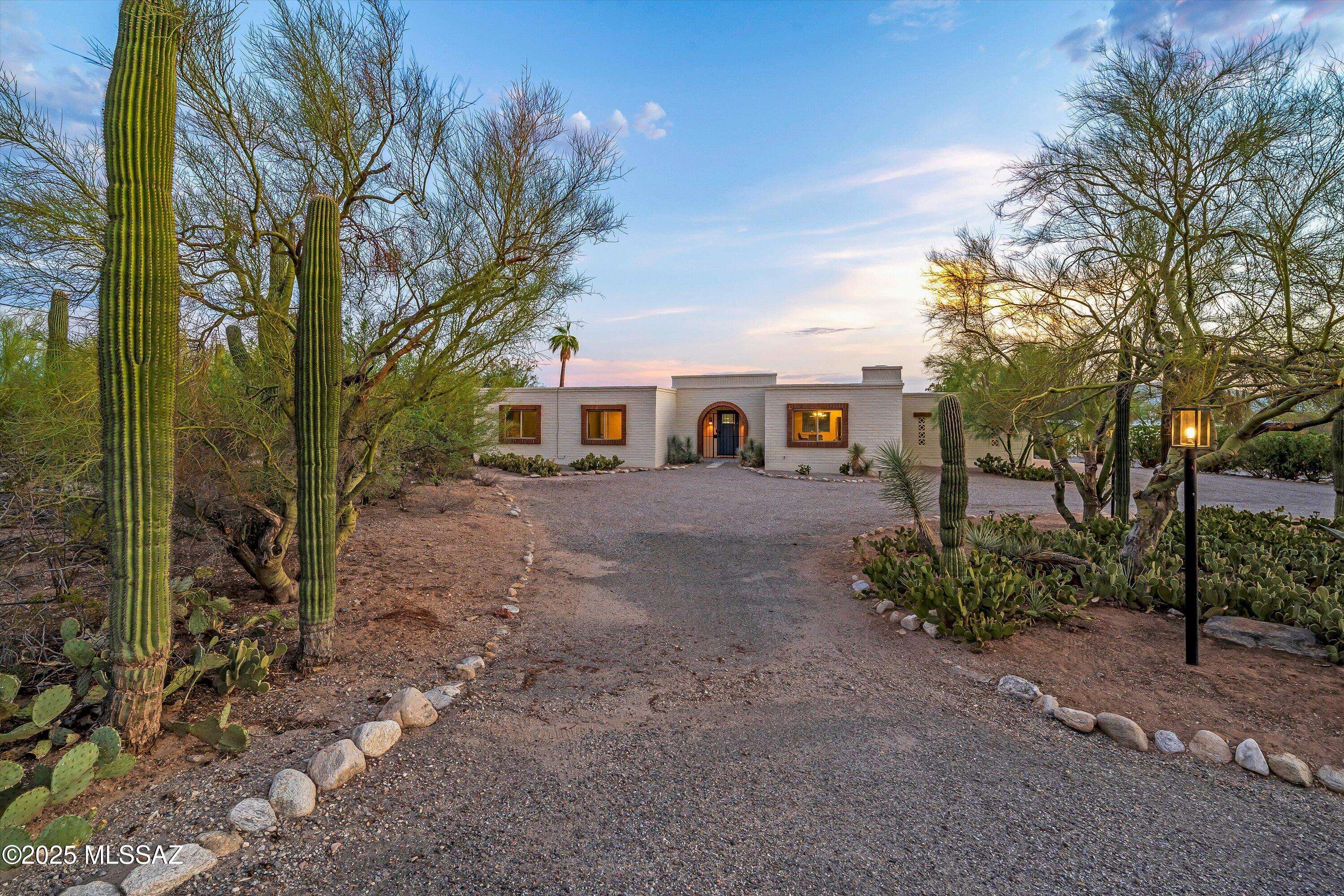 1401 W Calle Kino, Tucson, AZ 85704