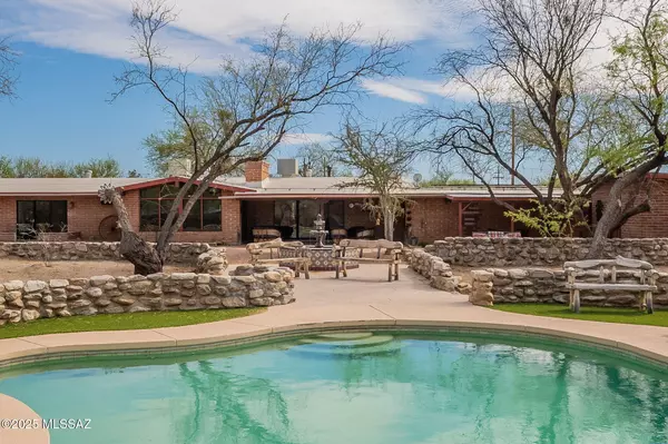 9035 E Woodland Road, Tucson, AZ 85749