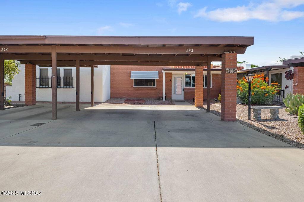 Green Valley, AZ 85614,288 N Calle Del Santo