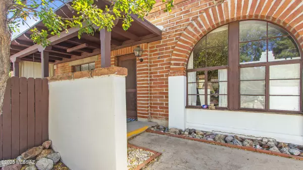 Green Valley, AZ 85614,364 S Paseo Lobo  #UNIT B
