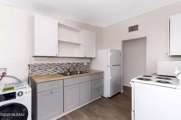 Tucson, AZ 85745,1631 W Delaware Street