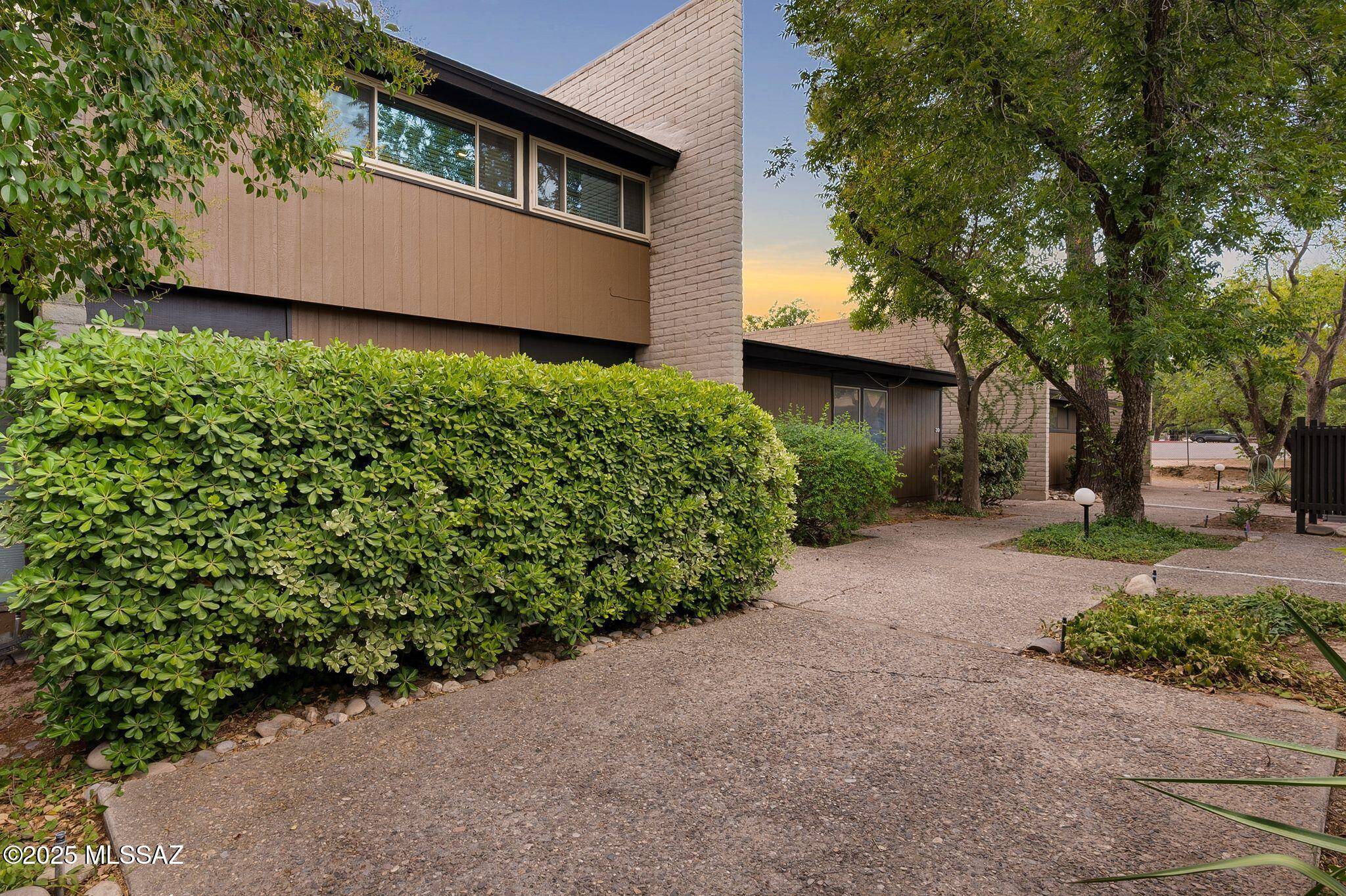 Tucson, AZ 85712,5701 E Glenn Street #38