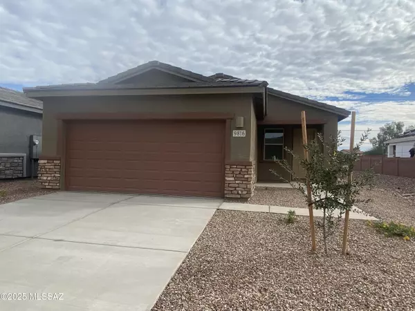 9816 N Solstice Avenue, Tucson, AZ 85743