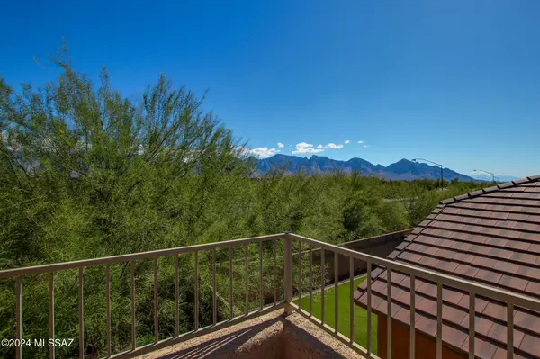 13590 N Vistoso Reserve Place,  Oro Valley,  AZ 85755