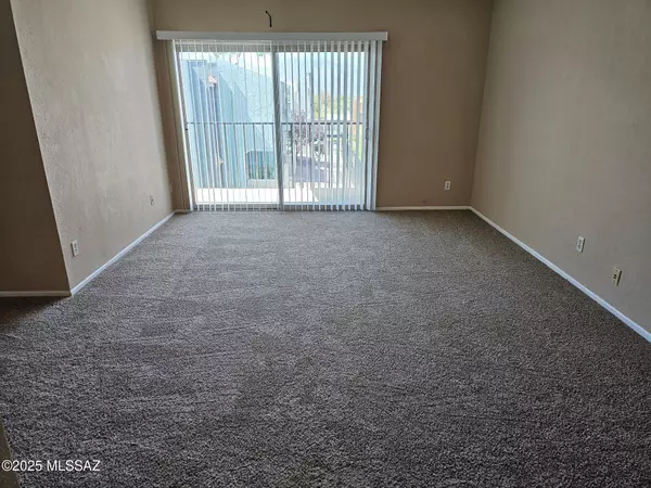 Tucson, AZ 85710,820 S Langley Avenue ## 204