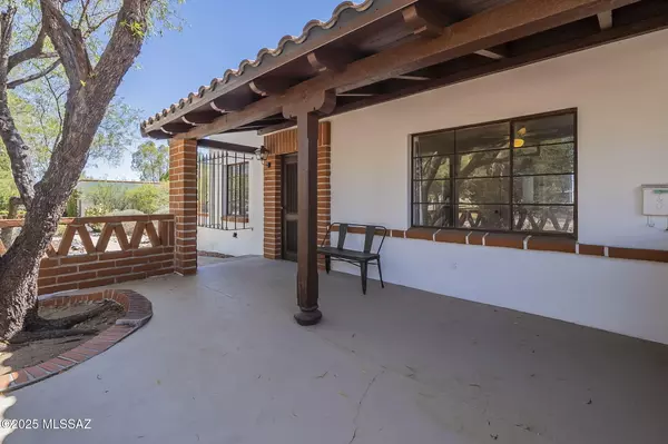 Green Valley, AZ 85614,221 S Paseo Tierra #APT A