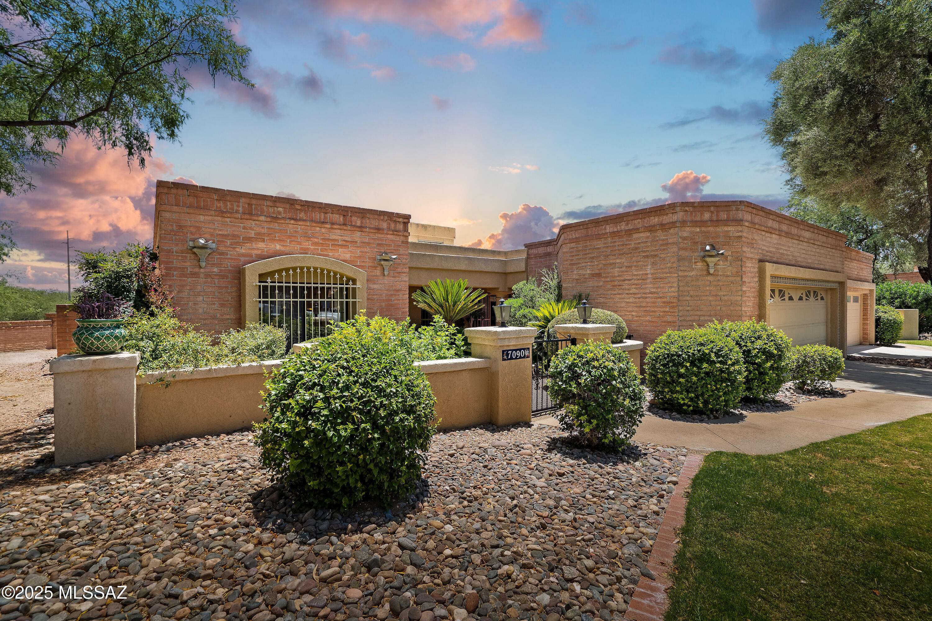 7090 E Calle Tolosa, Tucson, AZ 85750