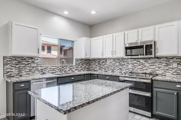 432 W Calle Sombra Linda, Sahuarita, AZ 85629