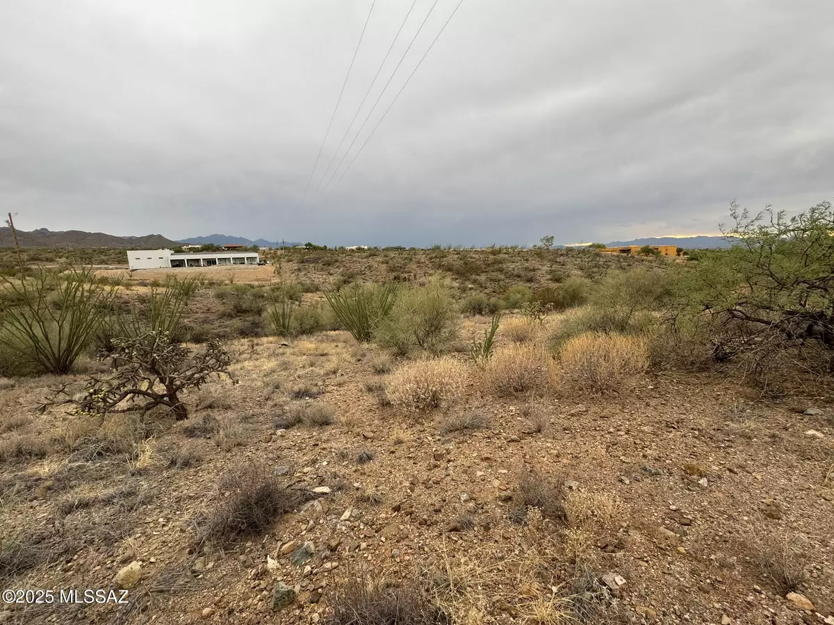 Vail, AZ 85641,990 S Houghton Road #33