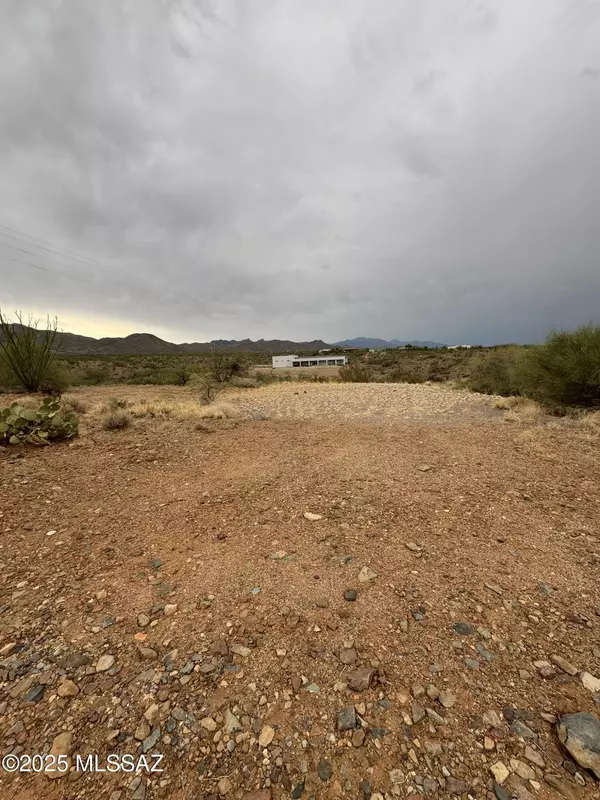 Vail, AZ 85641,990 S Houghton Road #33