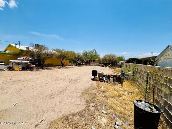 Tucson, AZ 85713,725 E 33rd Street #0