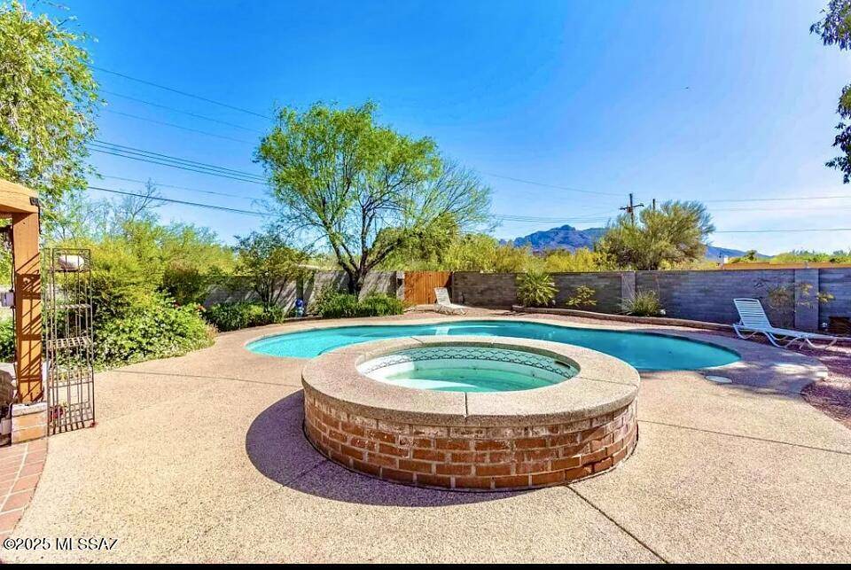 Tucson, AZ 85704,1020 W Orange Grove Road