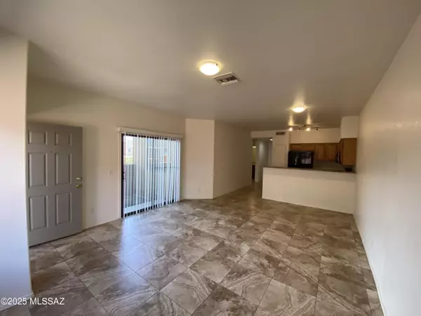Tucson, AZ 85719,1260 E Weimer Circle #42