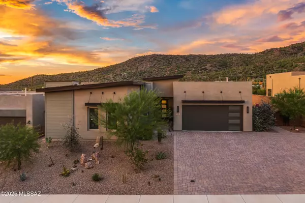 7062 W Patina Drive, Marana, AZ 85658