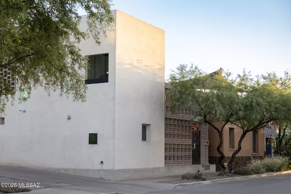 Tucson, AZ 85745,889 W Calle De Los Higos  #93