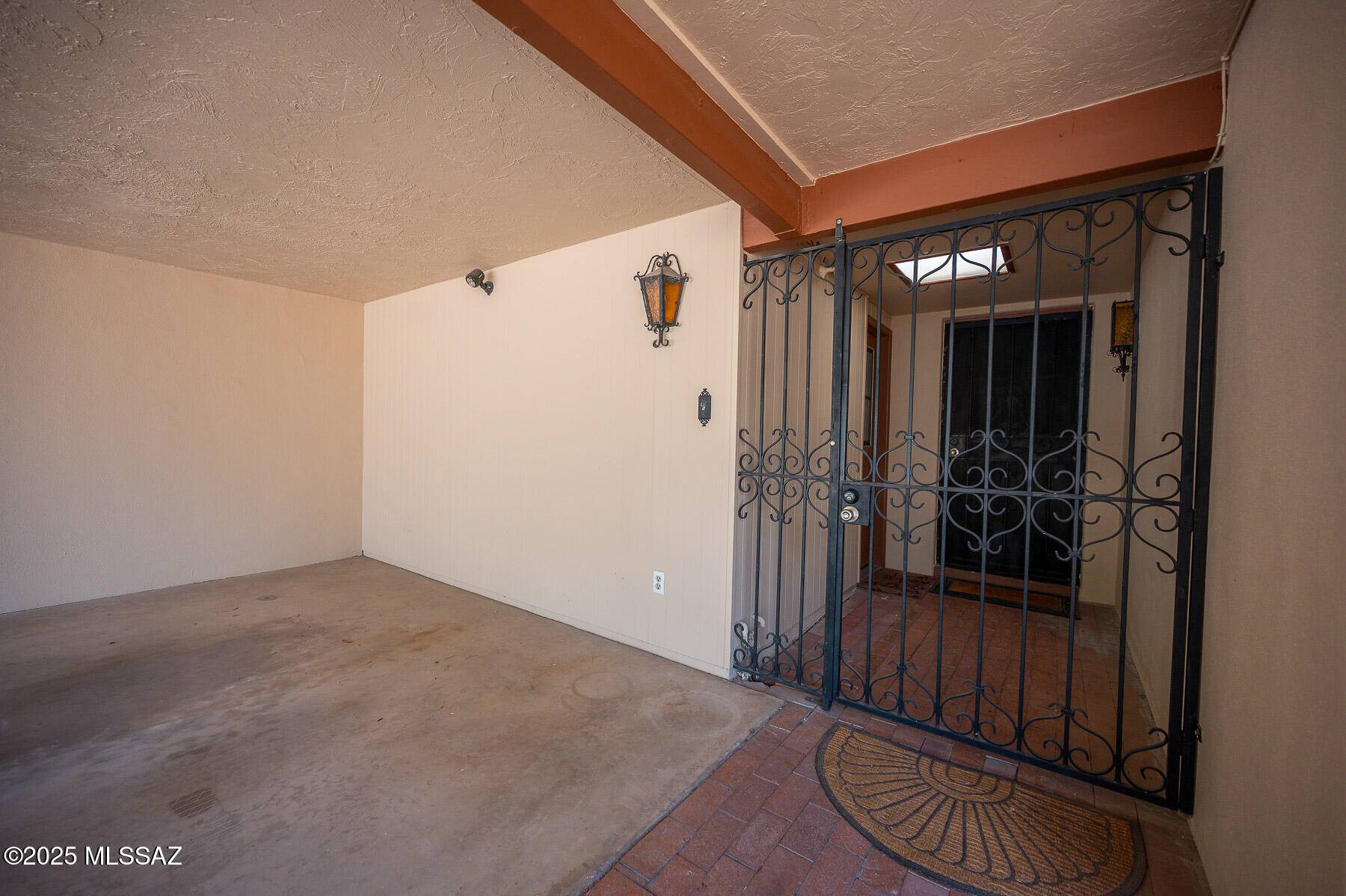 Tucson, AZ 85712,2416 N Sahuara Avenue