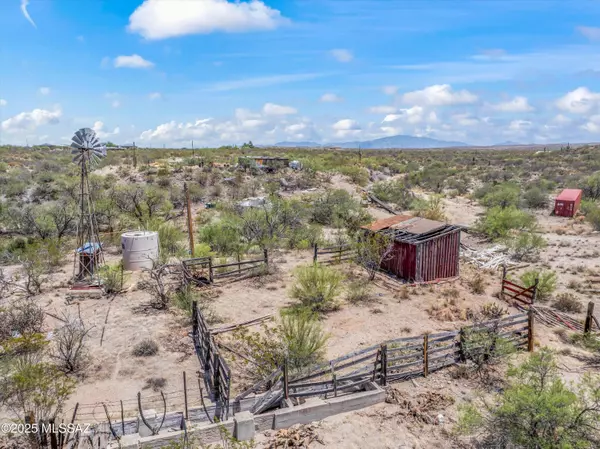 25310 S Enchanted Valley Road,  Tucson,  AZ 85739