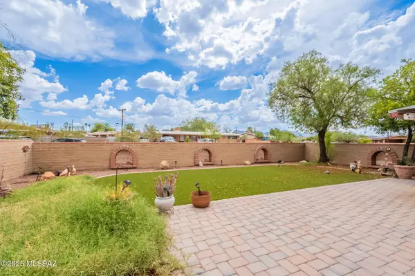 Tucson, AZ 85745,2472 N Jordan Dr Drive