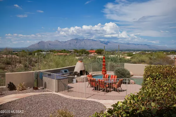 1594 N Desert Trumpet Court, Tucson, AZ 85745