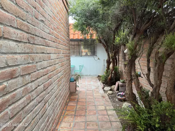 Tucson, AZ 85705,4202 N Limberlost Place
