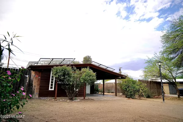 Tucson, AZ 85713,2046 E Silvosa Street