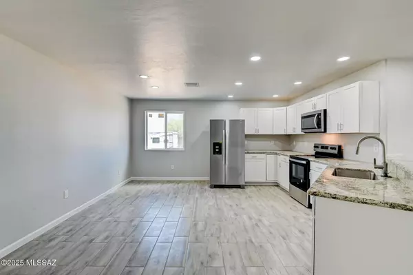 Corona De Tucson, AZ 85641,179 S Montgomery Avenue